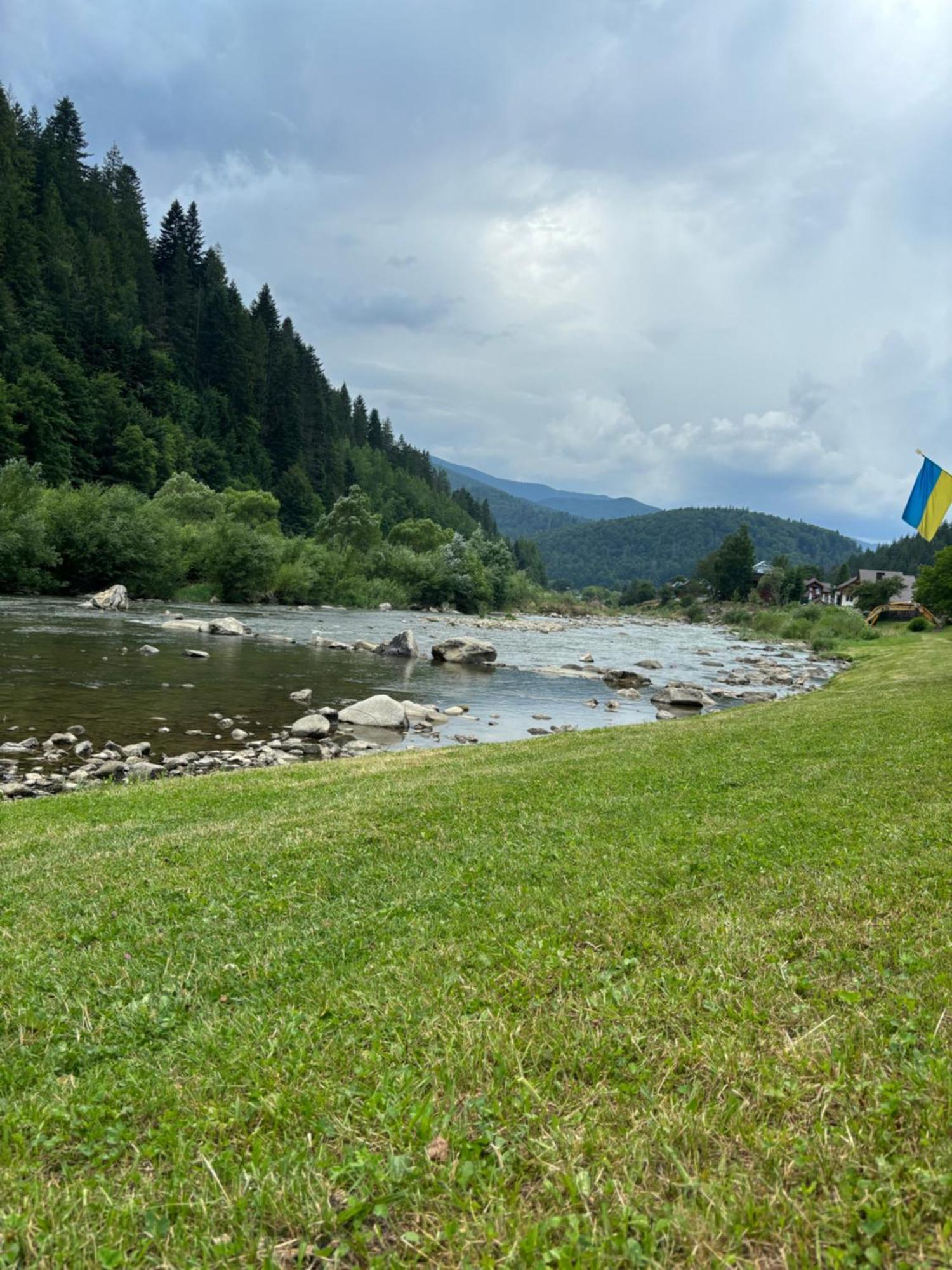 River House Apartment Yaremche